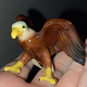Tiny Bird Eagle Figurine -Hagen Renaker very old definitely vintage . RARE.